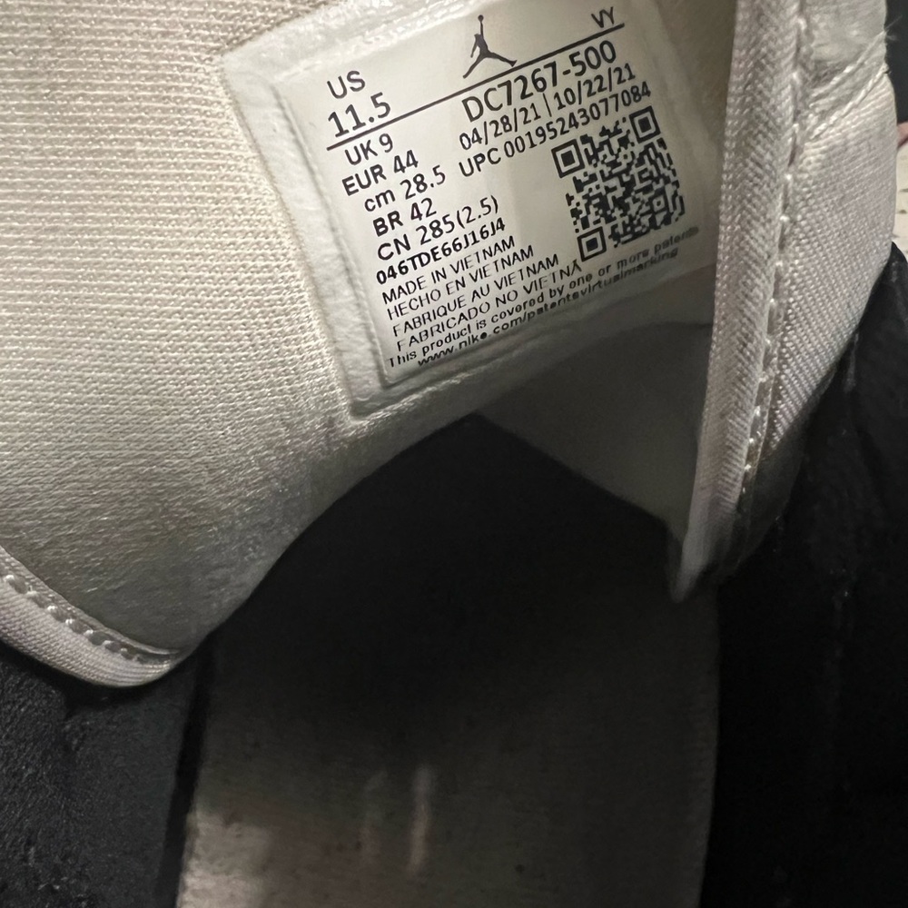 AJ1 - Picture 4 of 5